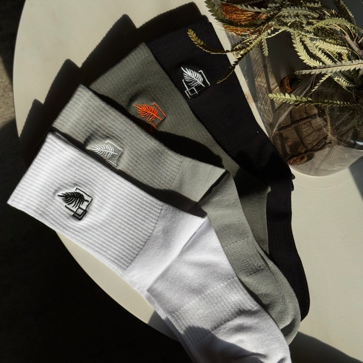 Urban Jungle 經典品牌襪 | 四色長襪款